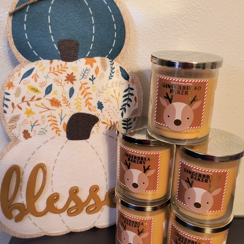 Bath & Body Works Gingerbread Bakery Candles - Warm Brown